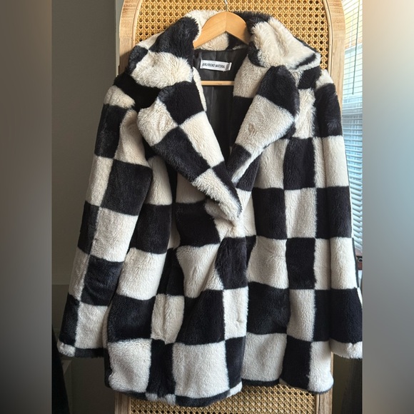 Asos coat in checkerboard faux fur. US 6. - Picture 4 of 11